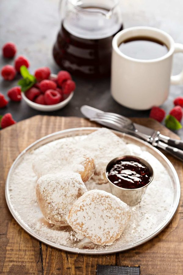 Comment préparer des beignets de crevettes croustillants et légers pour un apéritif réussi?